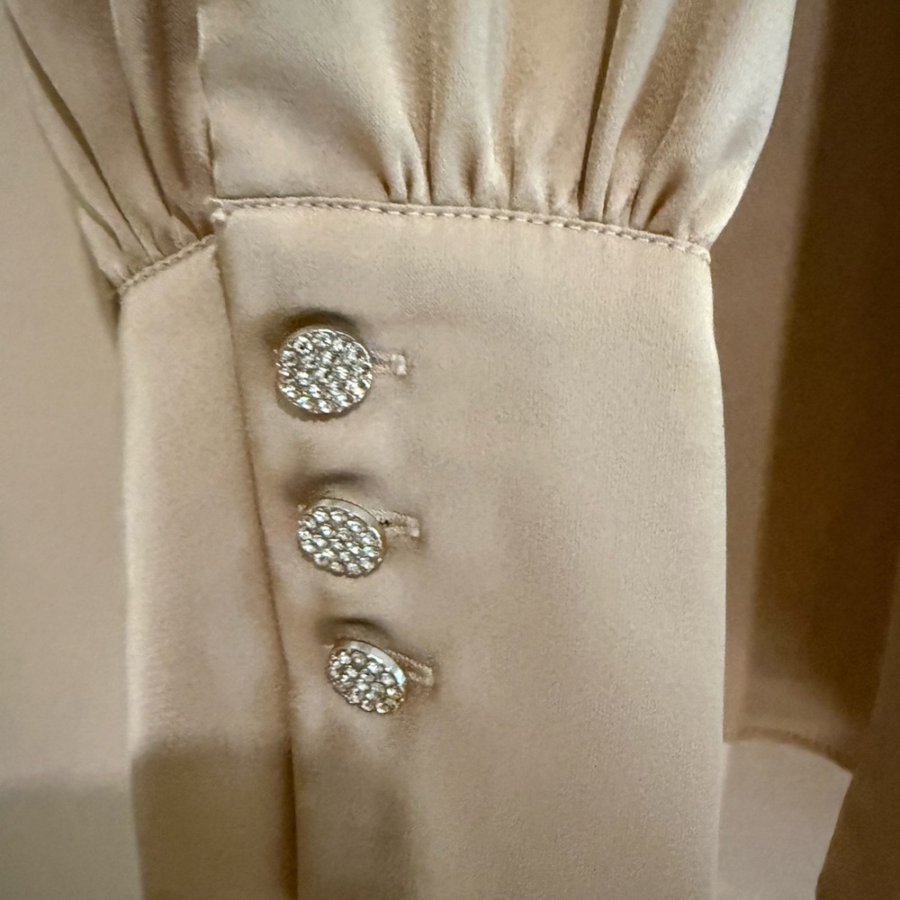 NWOT Tahari Gold Blouse - Picture 2 of 7